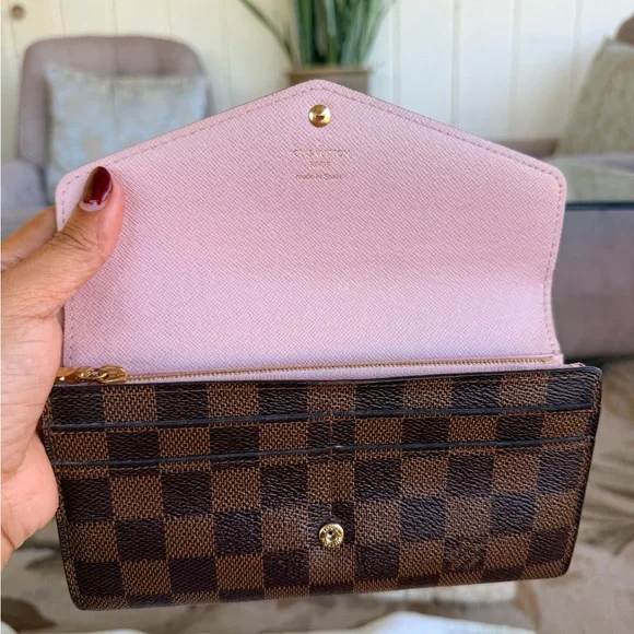 Louis Vuitton Sarah Wallet - Picture 6 of 8